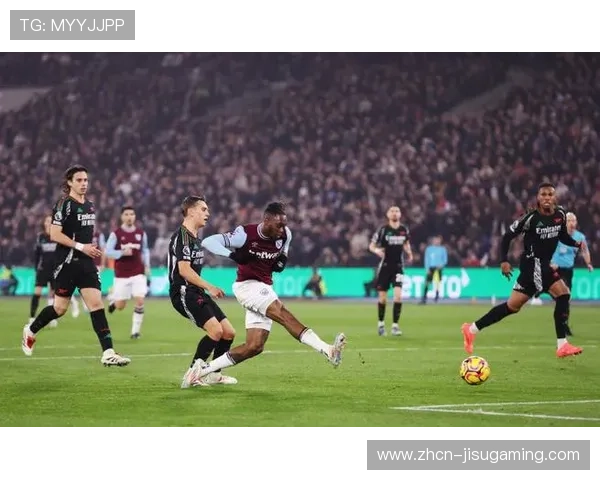 加布里埃尔头球破门展现防守球员进攻新风貌助力阿森纳取胜 加布里埃尔头球破门展现防守球员进攻新风貌助力阿森纳取胜