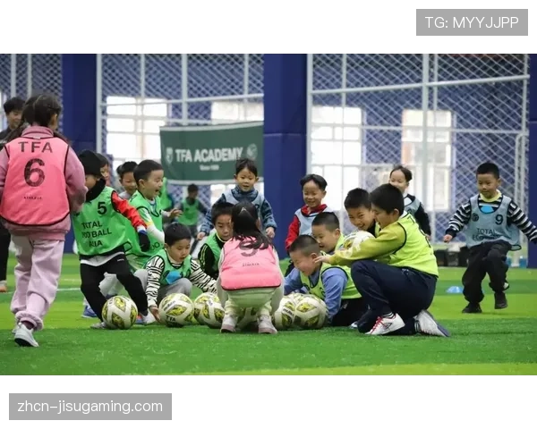 “足球进校园”计划升级，中超多俱乐部与地方教育局签署青少年培训合作协议